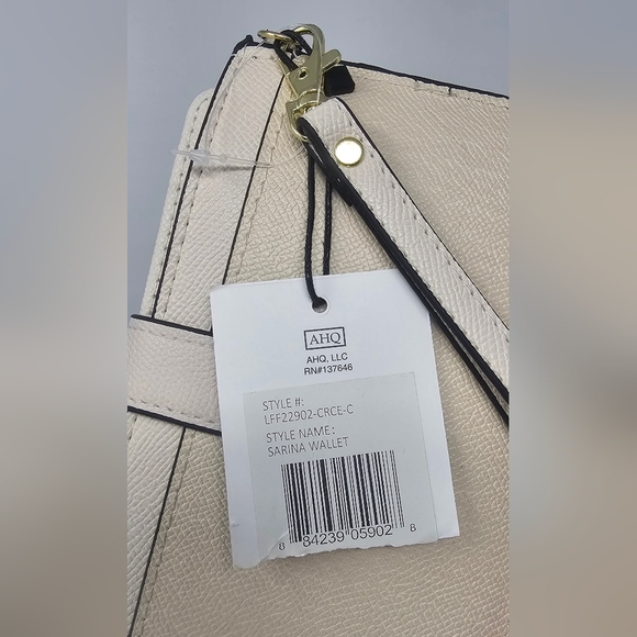 London Fog Sarina Wristlet Cream Caviar Embossed Zip-around Wallet Card Insert - Picture 10 of 12